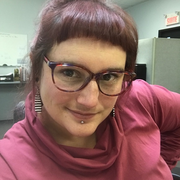 Meet your Posher, Evelyne - Picture 1 of 1